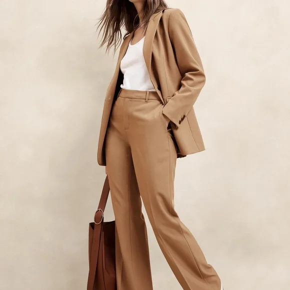 Banana Republic Sculpted Bootcut Pant - Picture 2 of 12